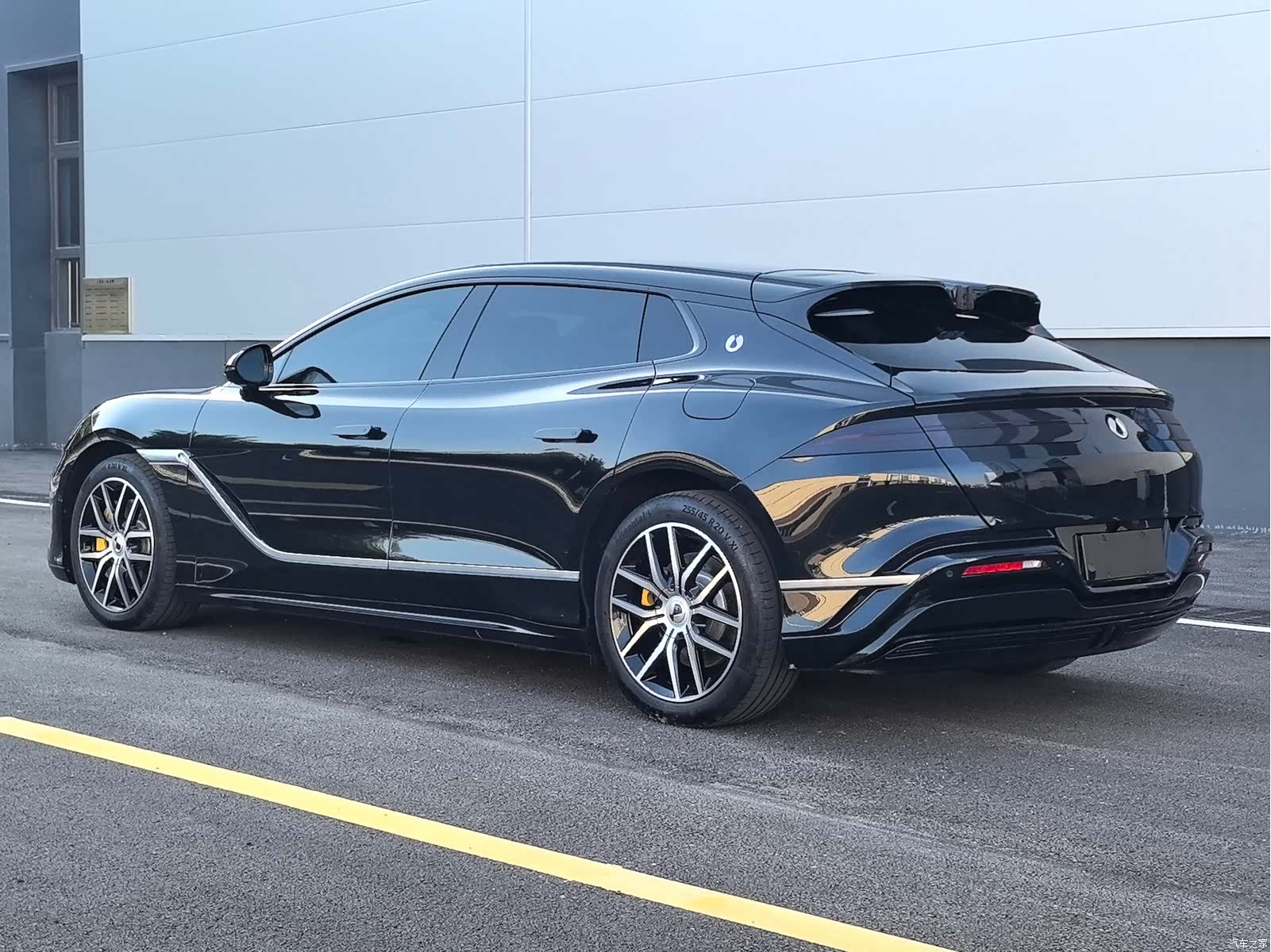 Denza Z9GT, 2025 7