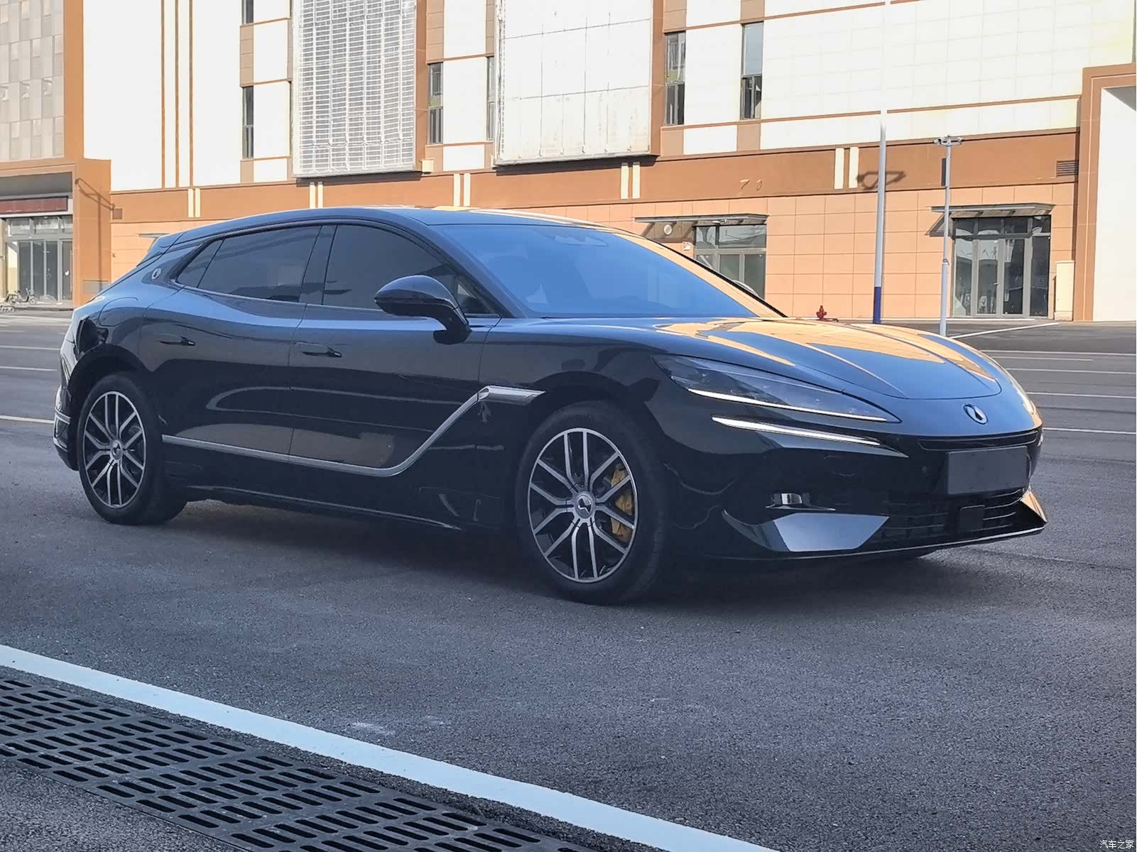 Denza Z9GT, 2025 8