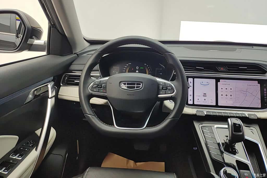 Geely Boyue, 2022 15
