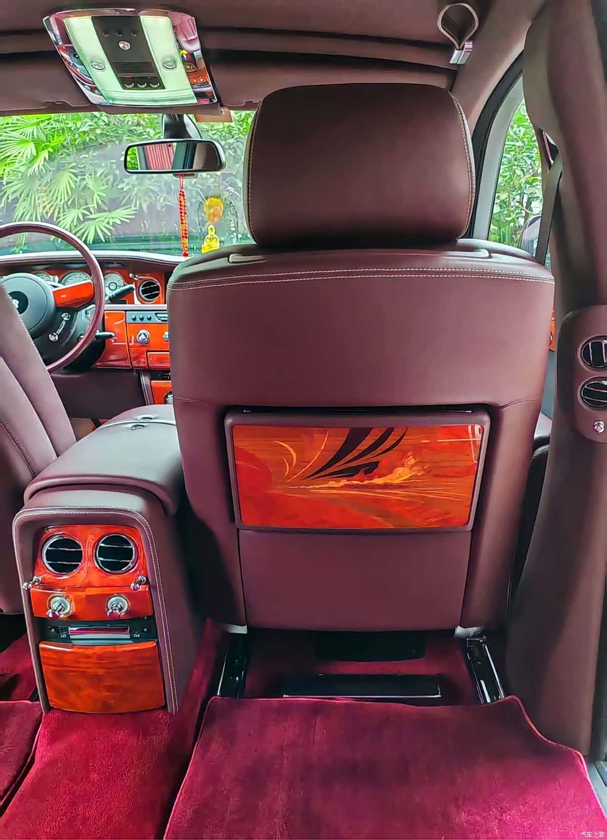 Rolls-Royce Phantom, 2016 10