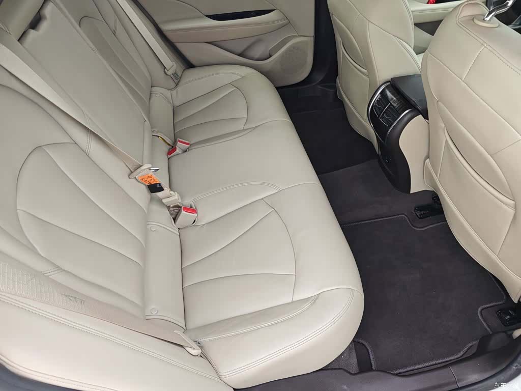 Buick LaCrosse, 2017 16