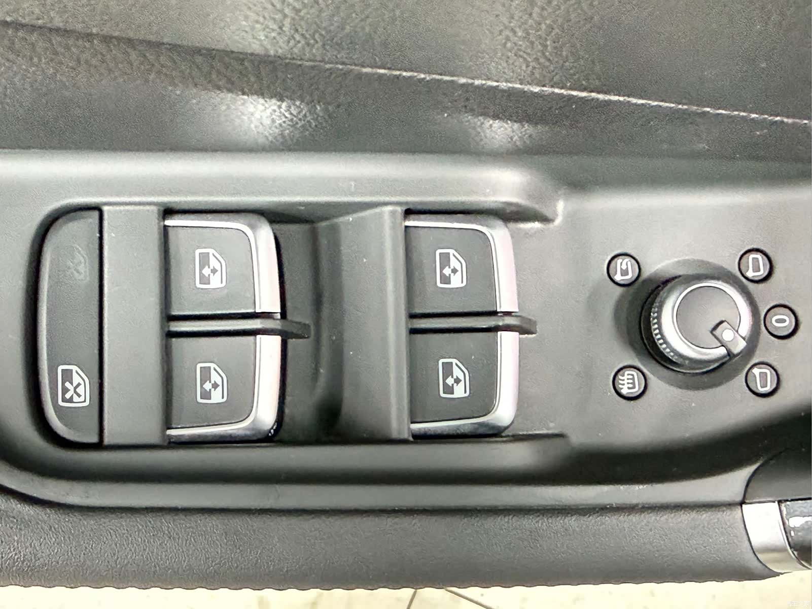 Audi Q2L, 2023 16