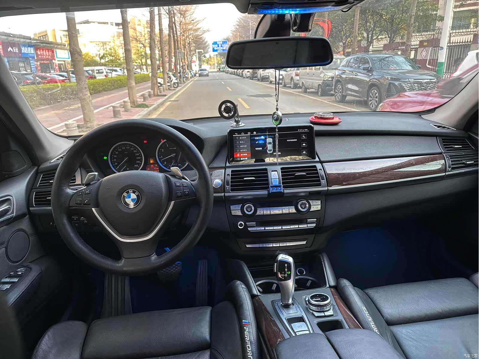 BMW X6, 2011 10