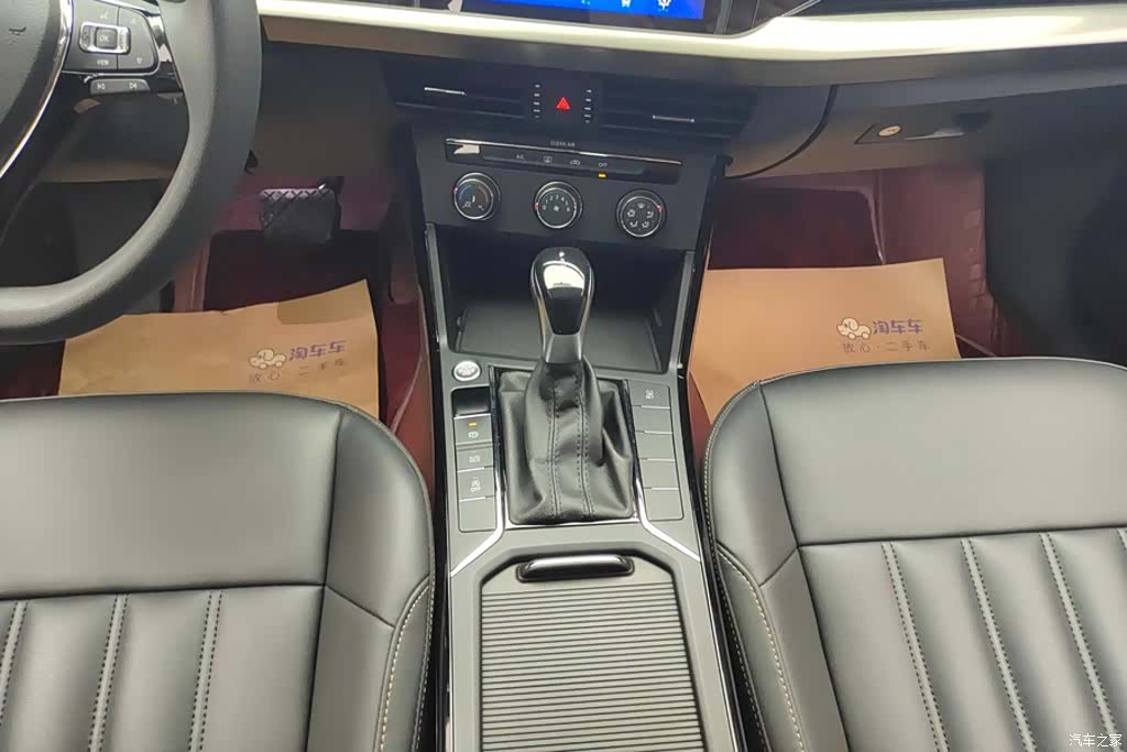 Volkswagen Passat, 2023 16