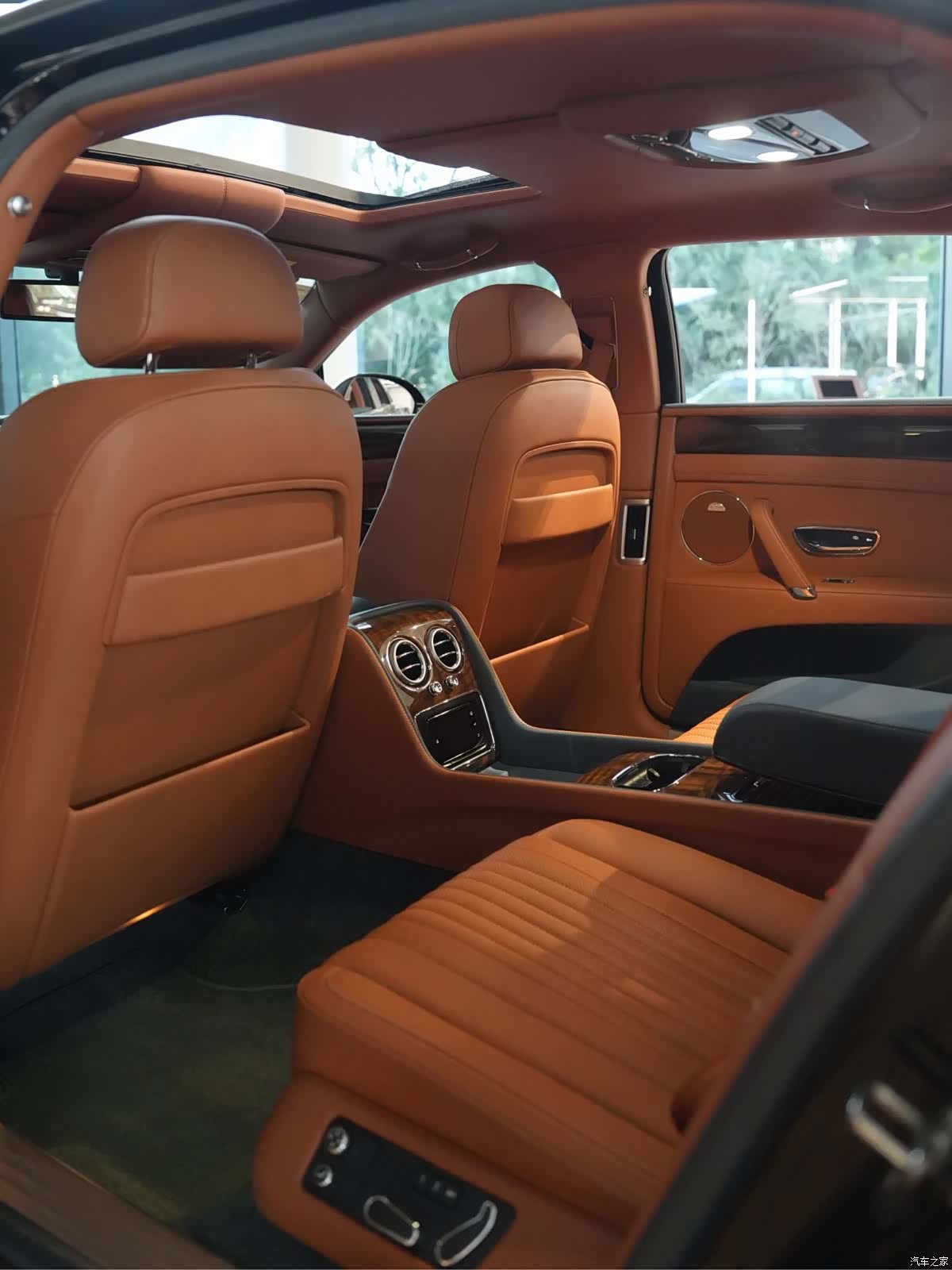 Bentley Flying Spur, 2018 11