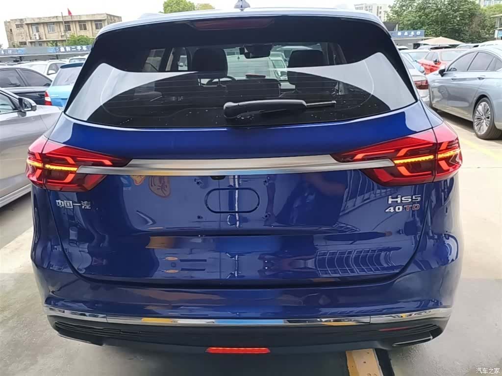 Hongqi HS5, 2022 6