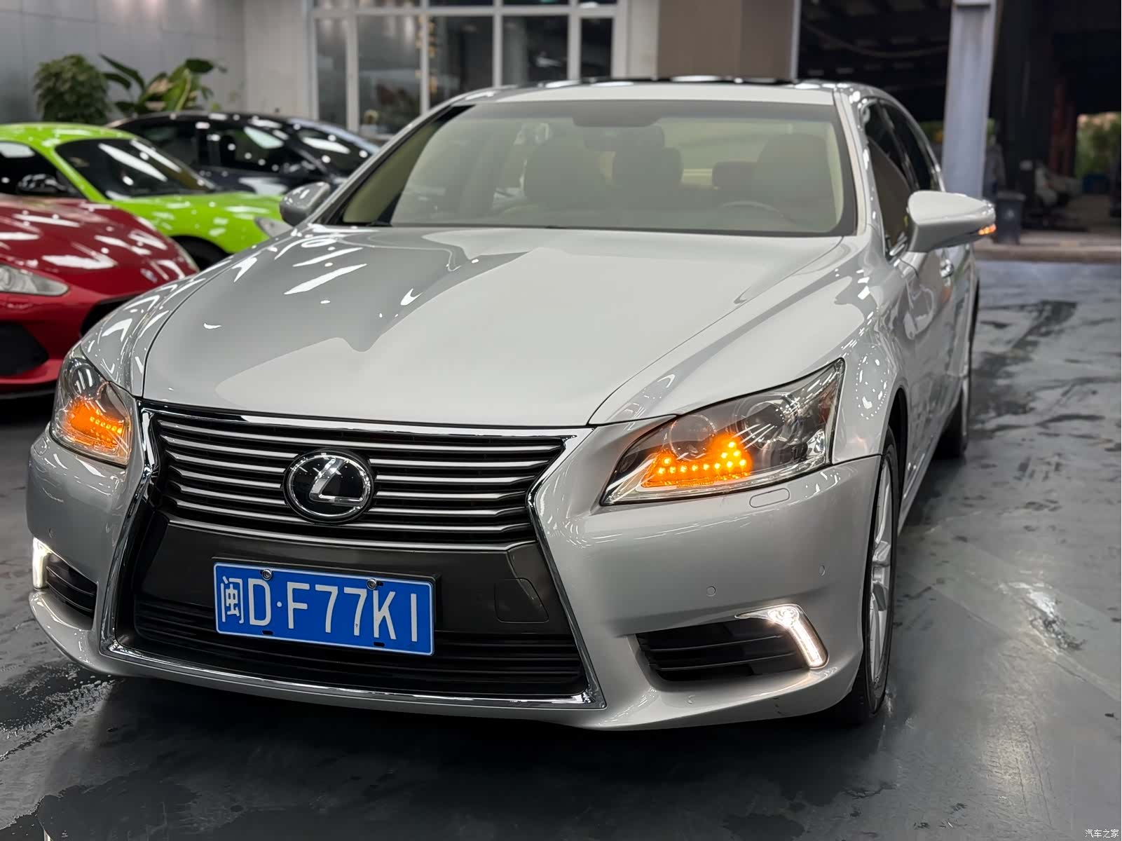 Lexus LS, 2013 1