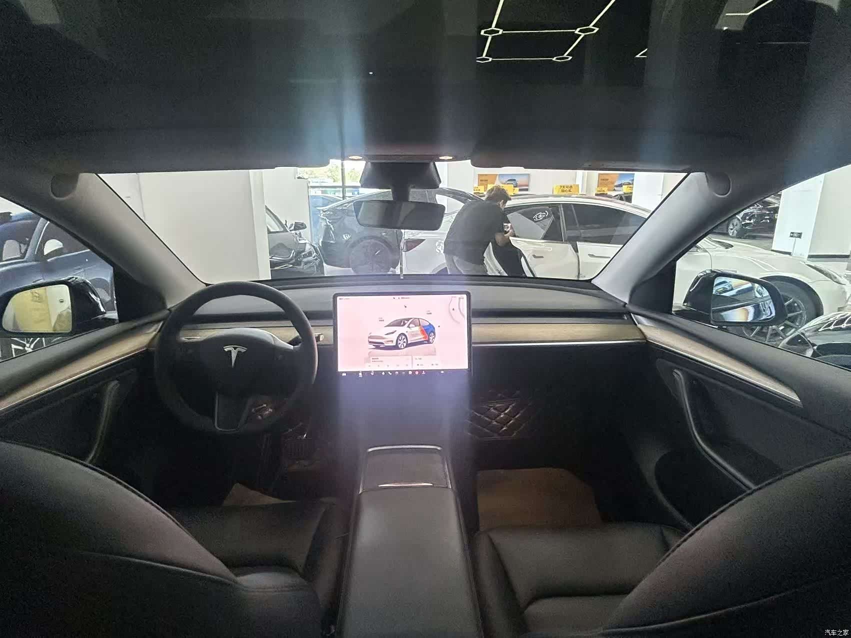 Tesla Model Y, 2022 15