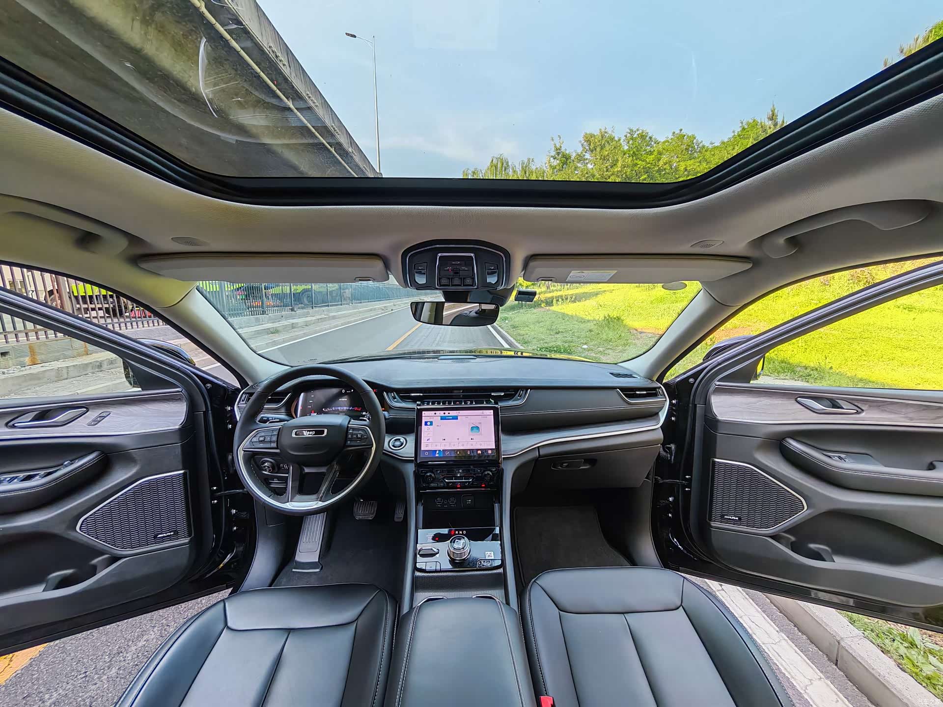 Jeep Grand Cherokee, 2025 6