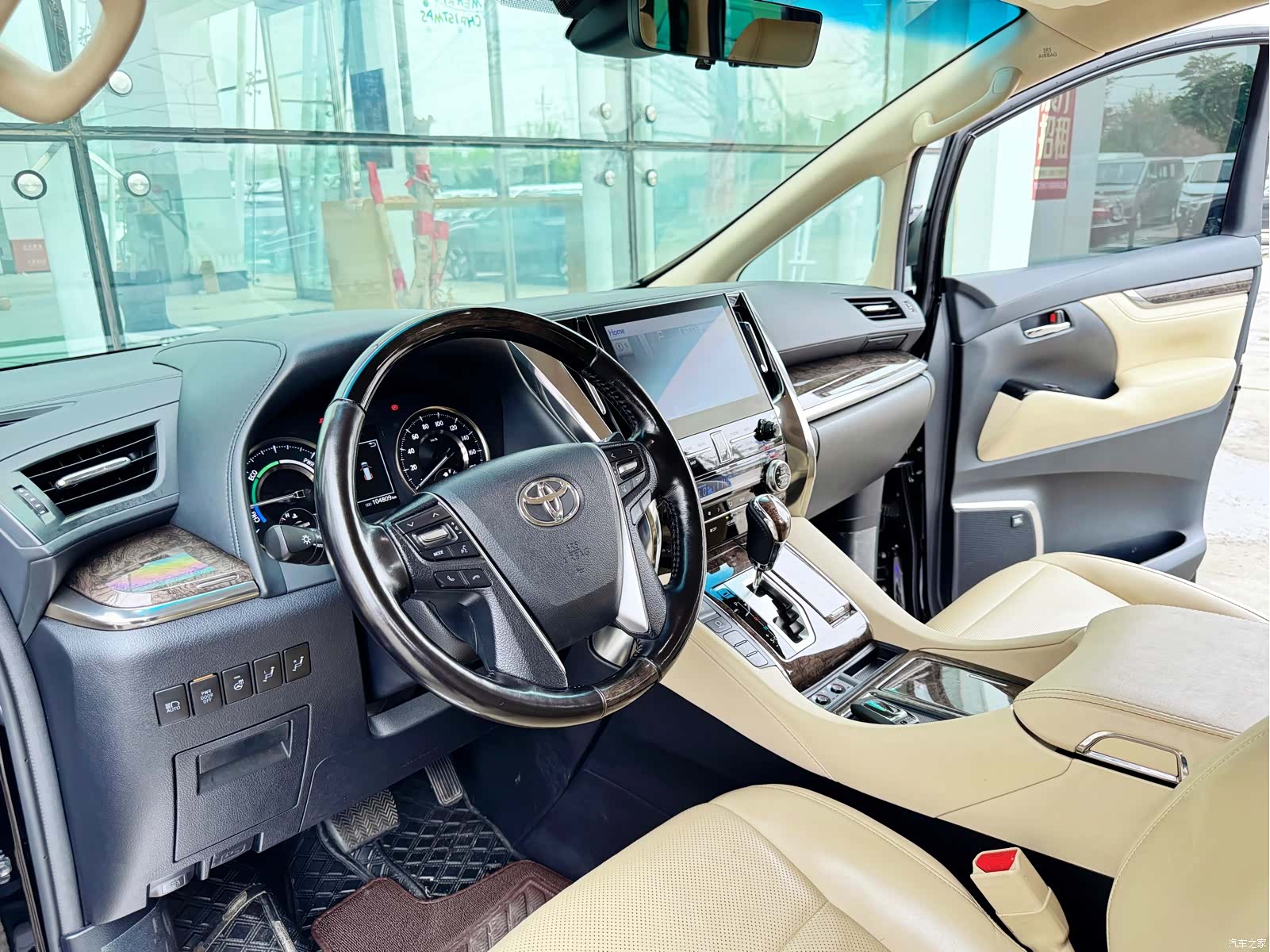 Toyota Alphard, 2021 10