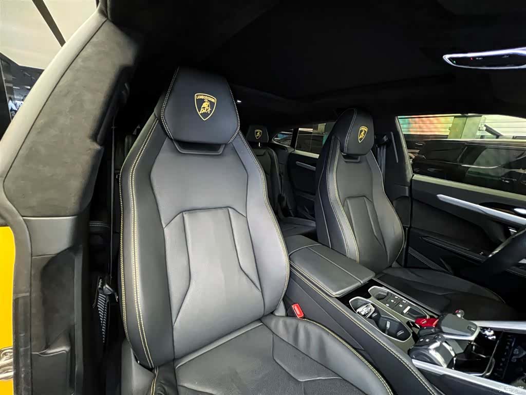 Lamborghini Urus, 2022 13