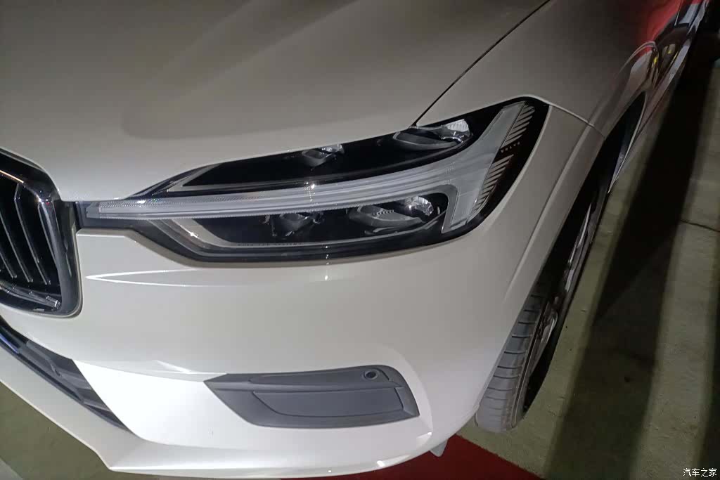 Volvo XC60, 2018 все фото
