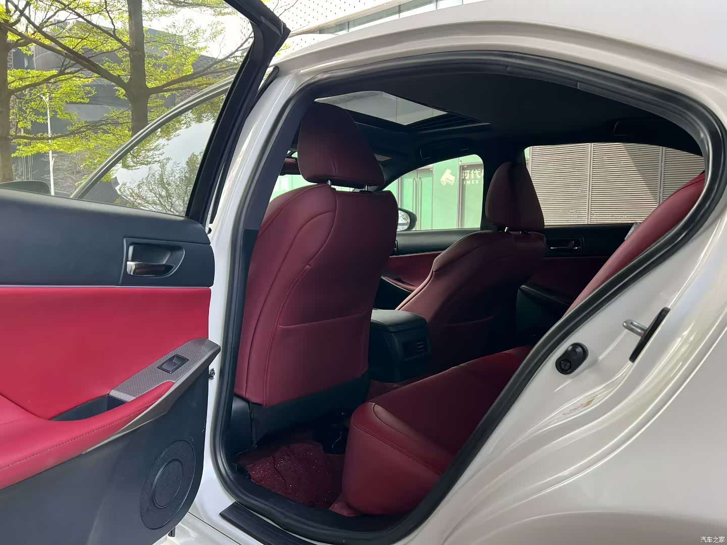 Lexus IS, 2016 7