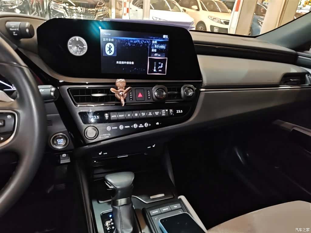 Lexus ES, 2021 10