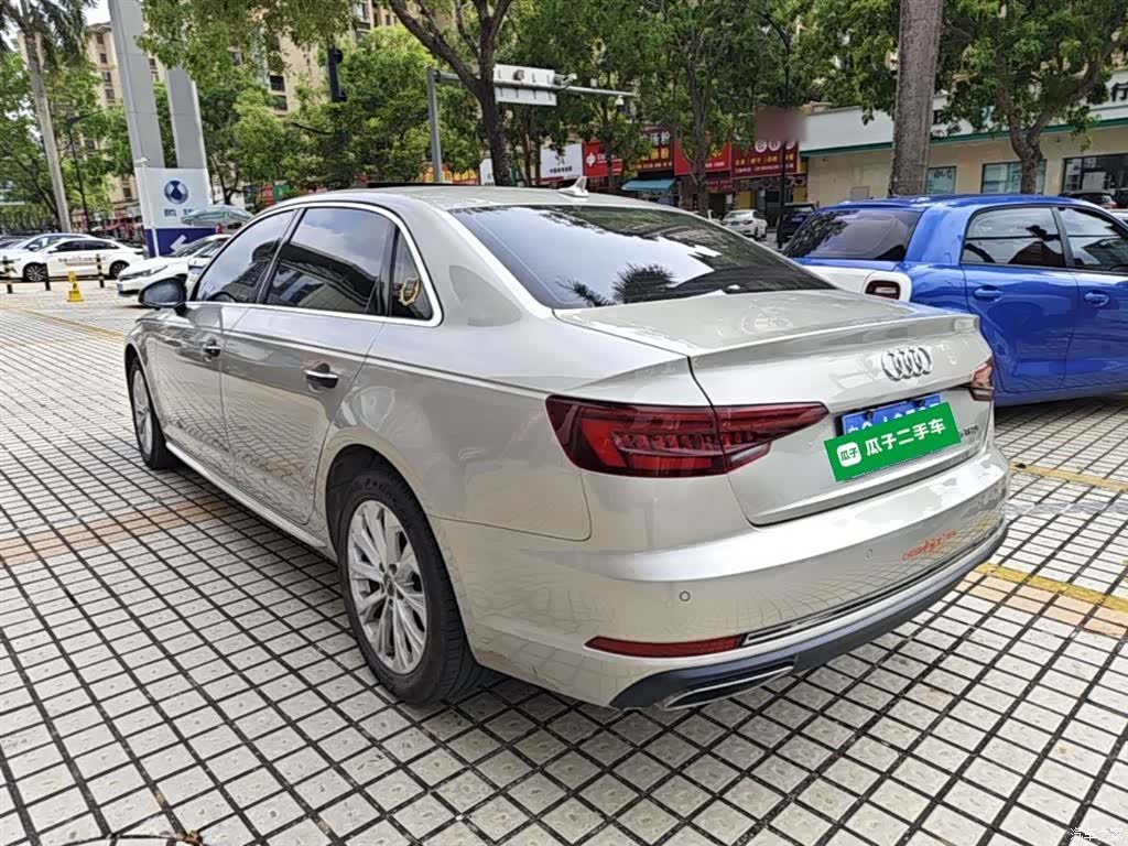 Audi A4L, 2019 все фото