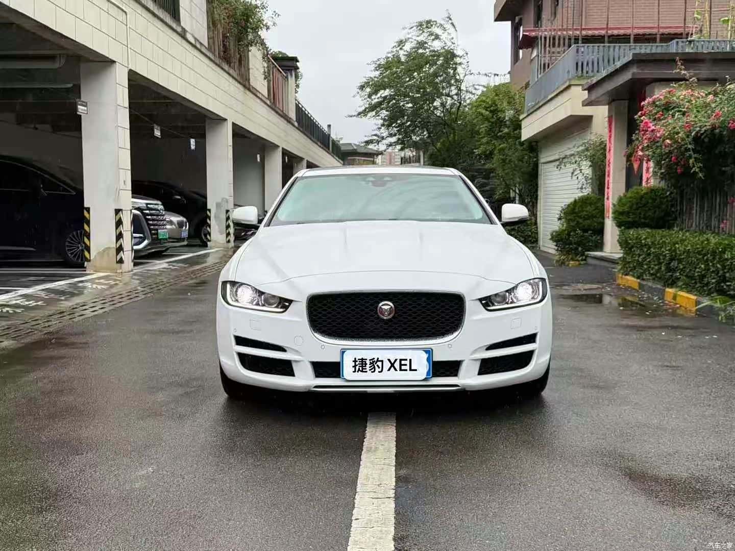 Land Rover XEL, 2018 8