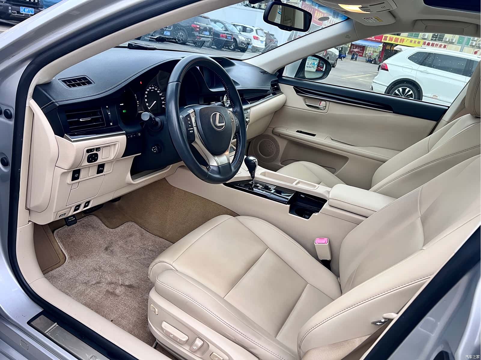 Lexus ES, 2013 9