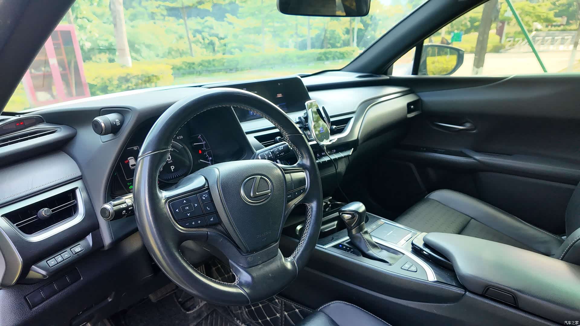 Lexus UX, 2019 41