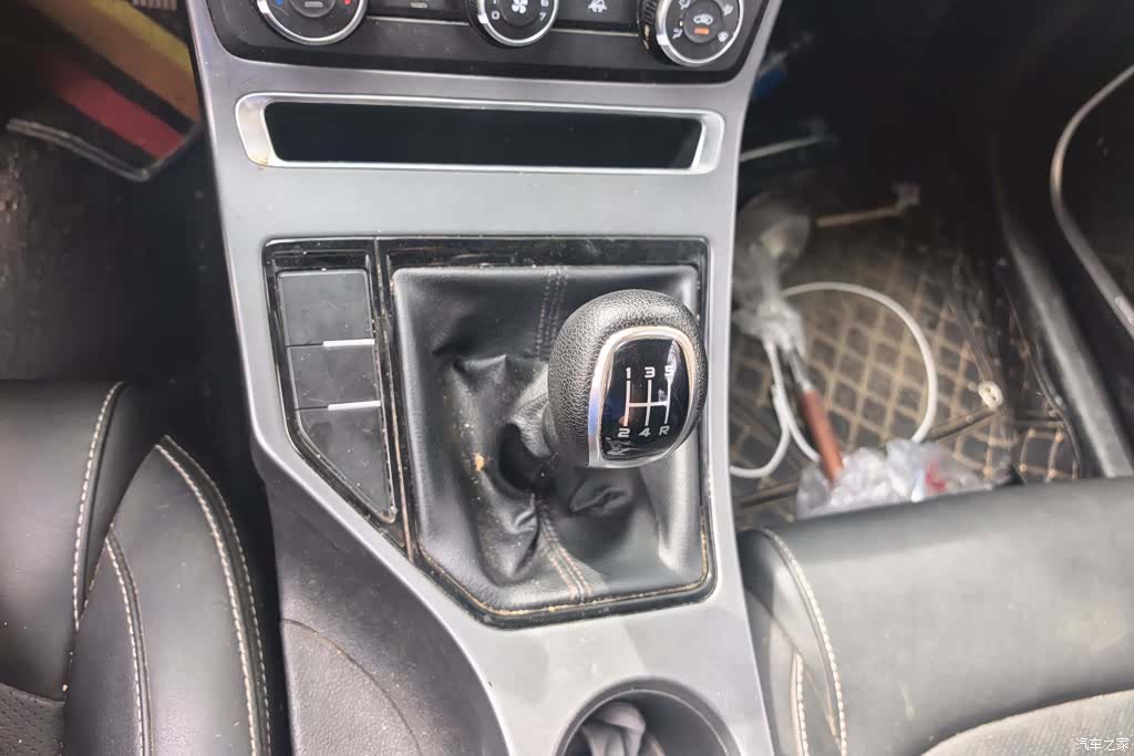 Geely Emgrand, 2020 16