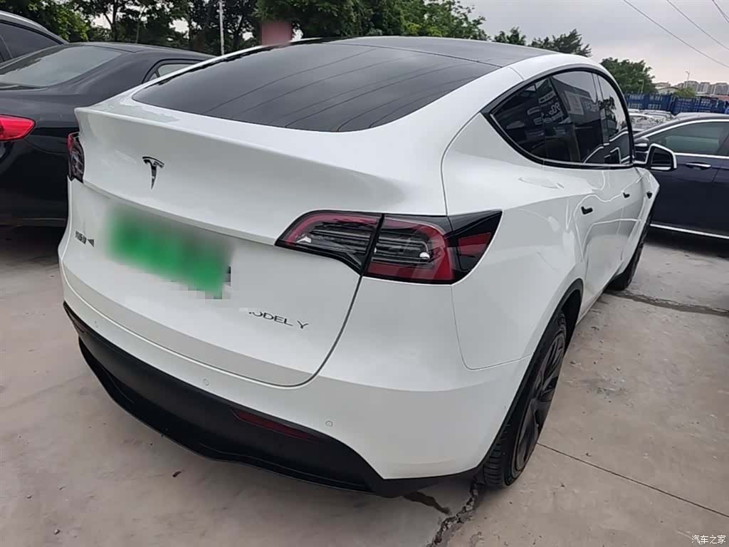 Tesla Model Y, 2024 7