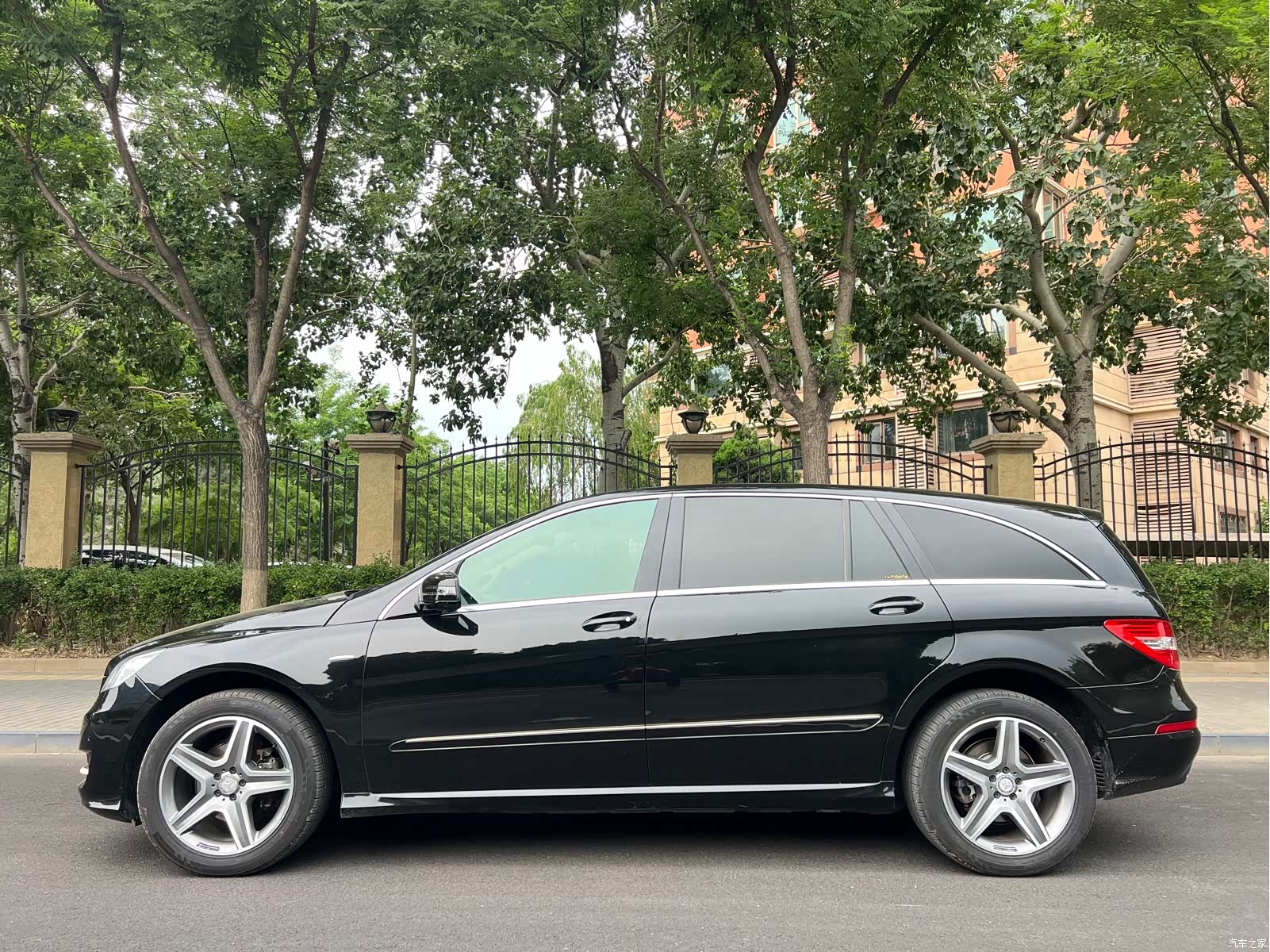 Mercedes-Benz R-Class, 2017 11