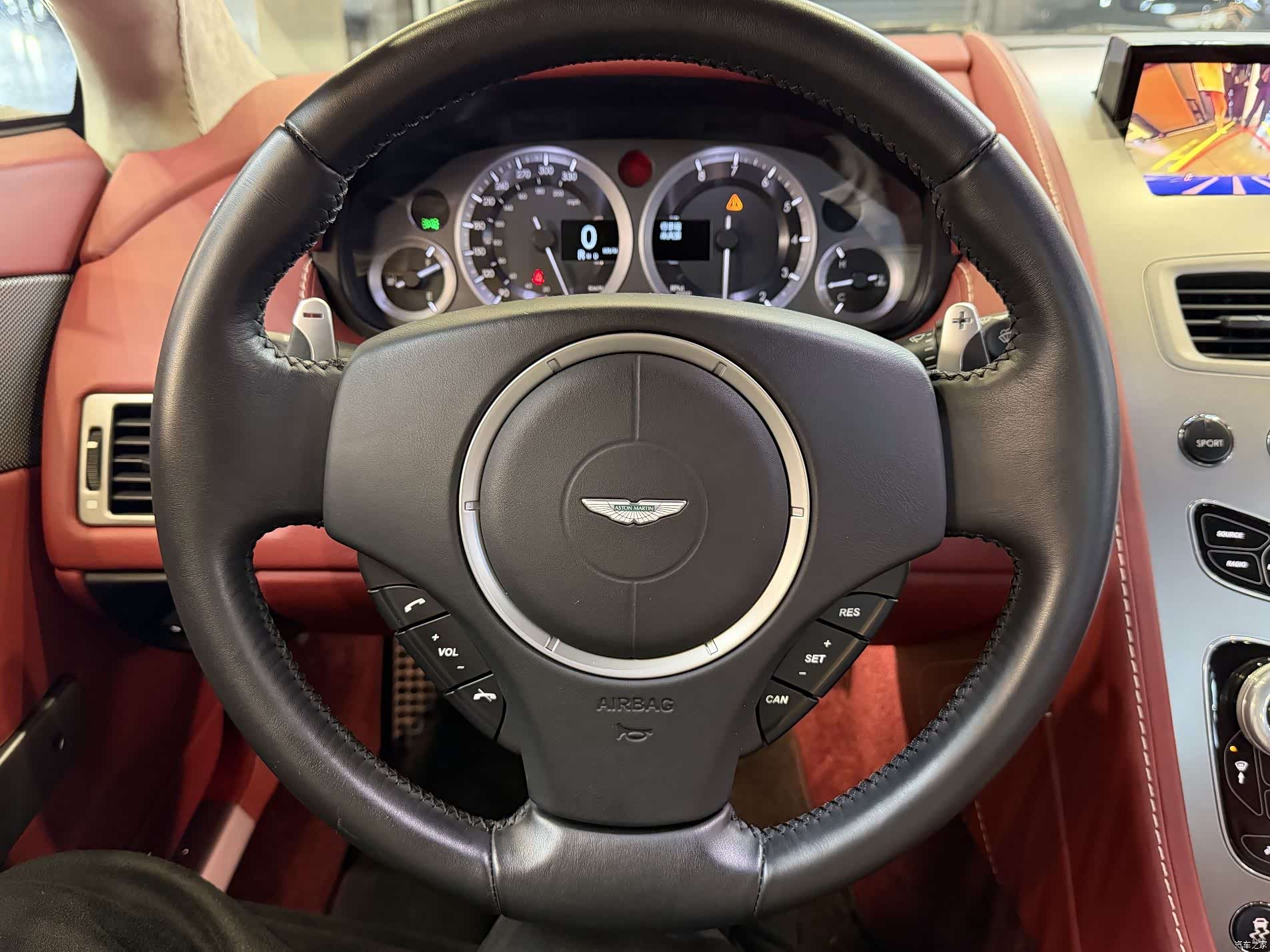 Aston Martin Vantage, 2017 12