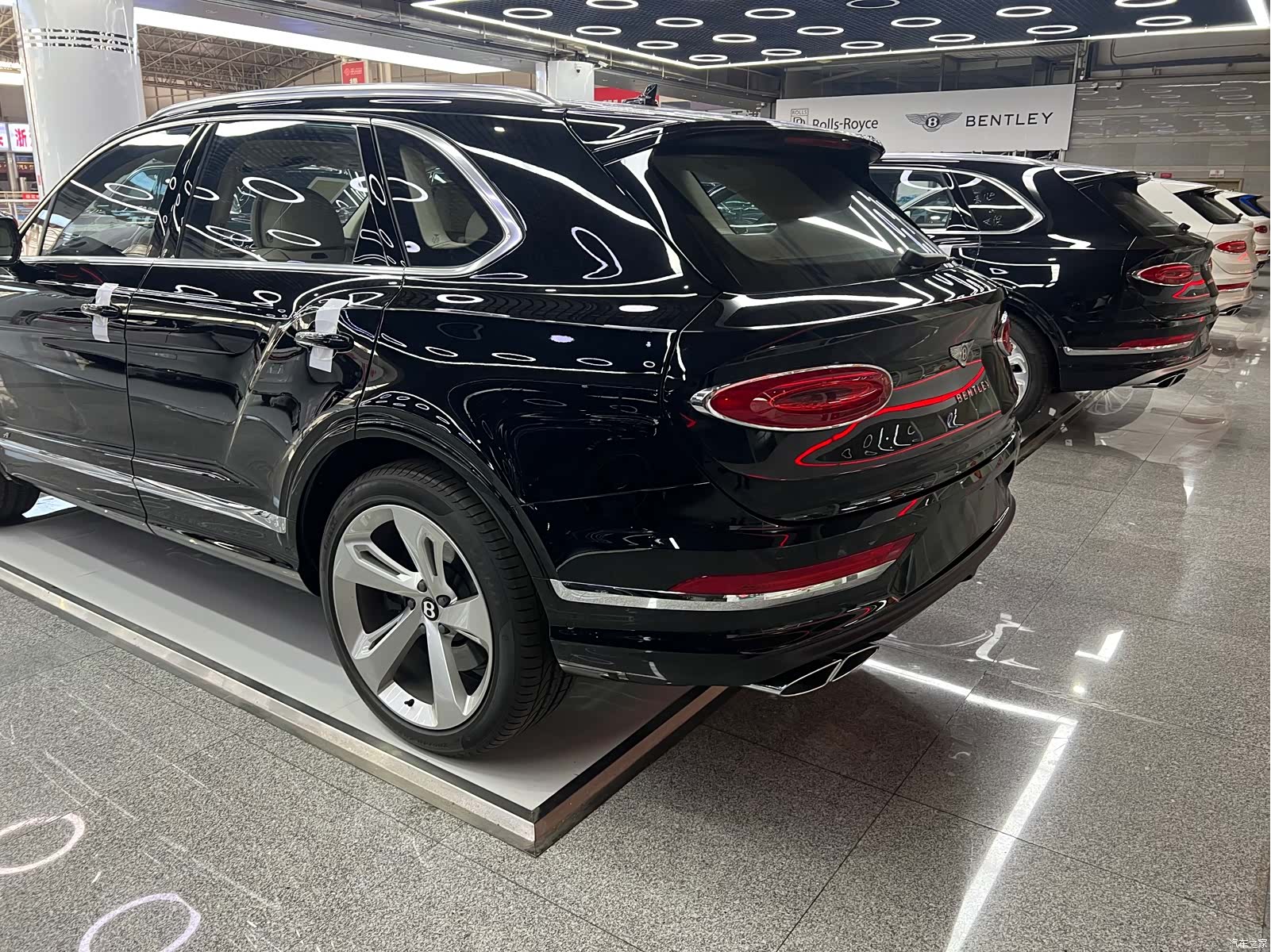 Bentley Bentayga, 2024 22