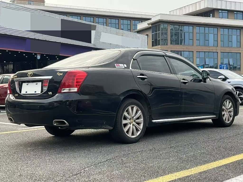 Toyota Crown, 2012 все фото
