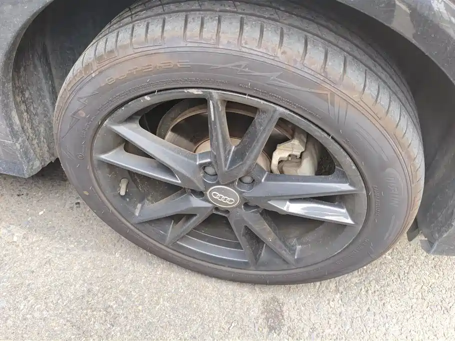 Audi Q2L Audi Q2L