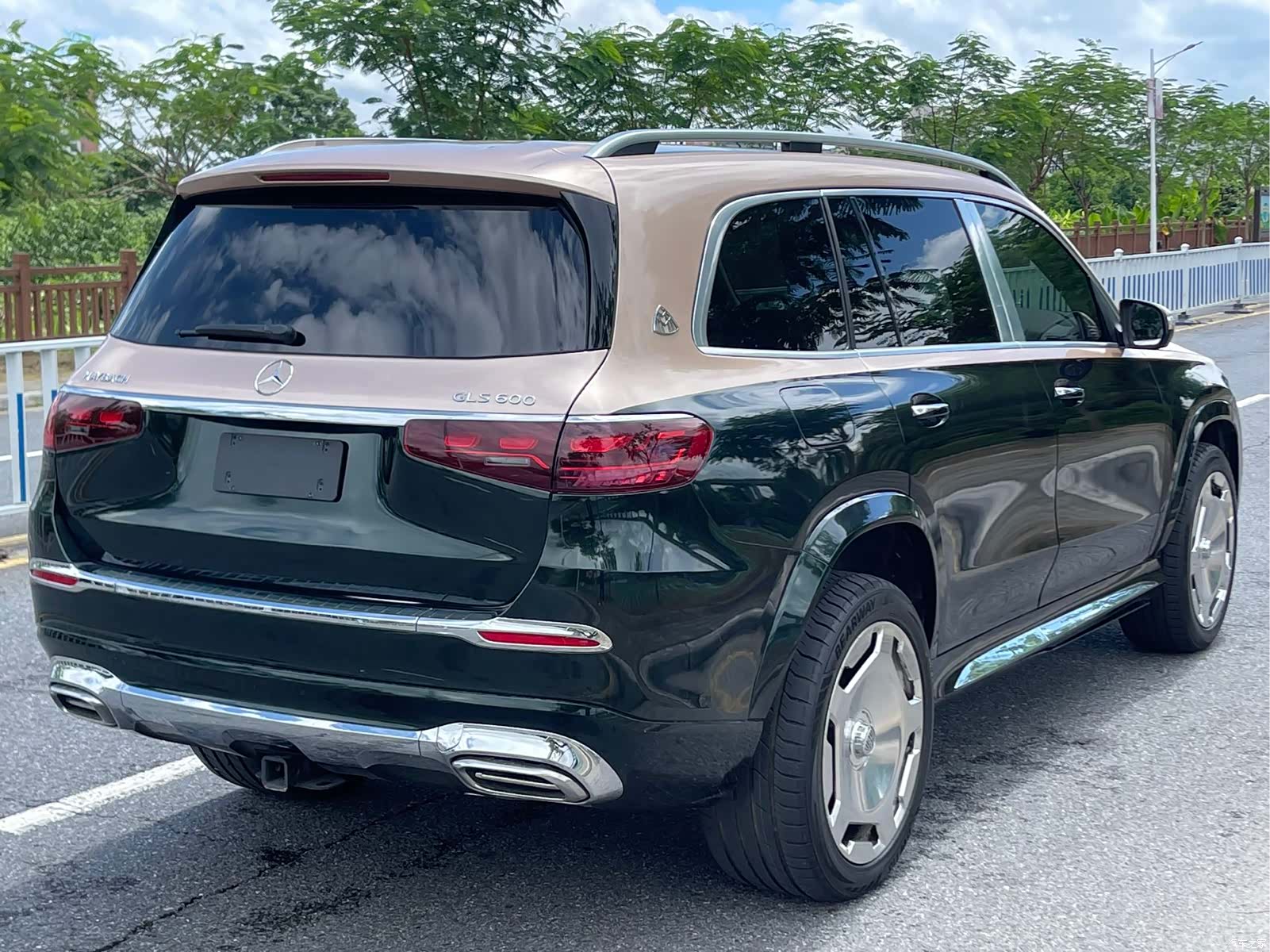 Maybach GLS, 2023 4