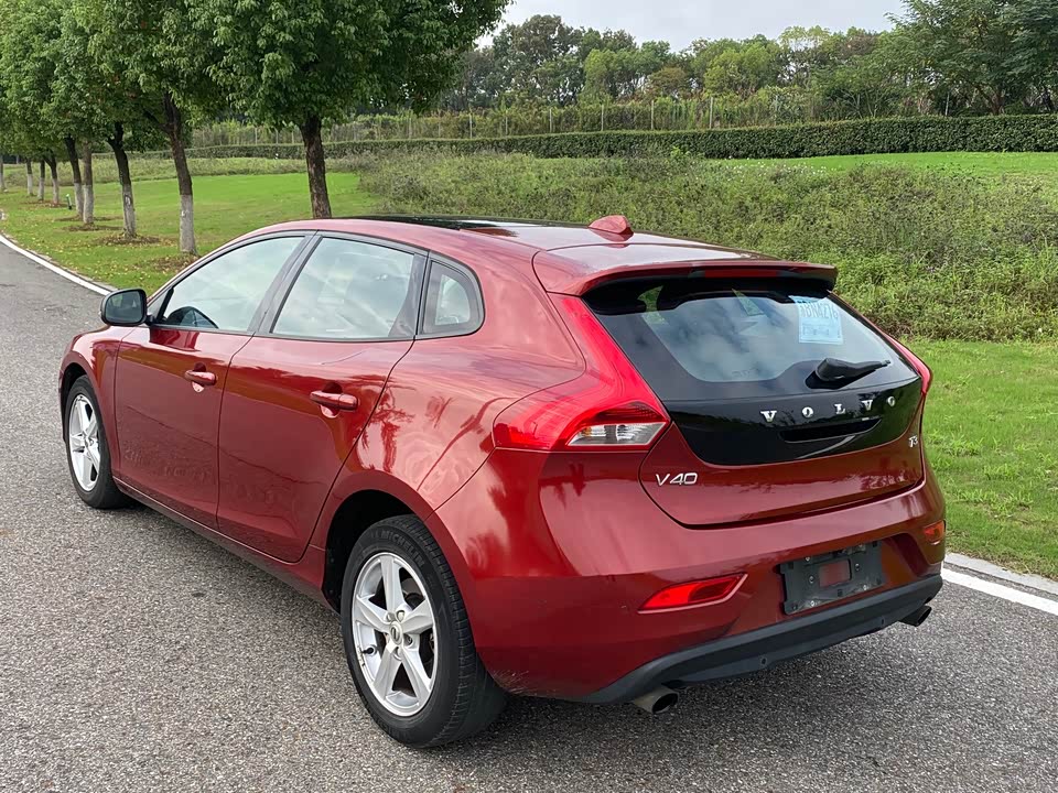 Volvo V40