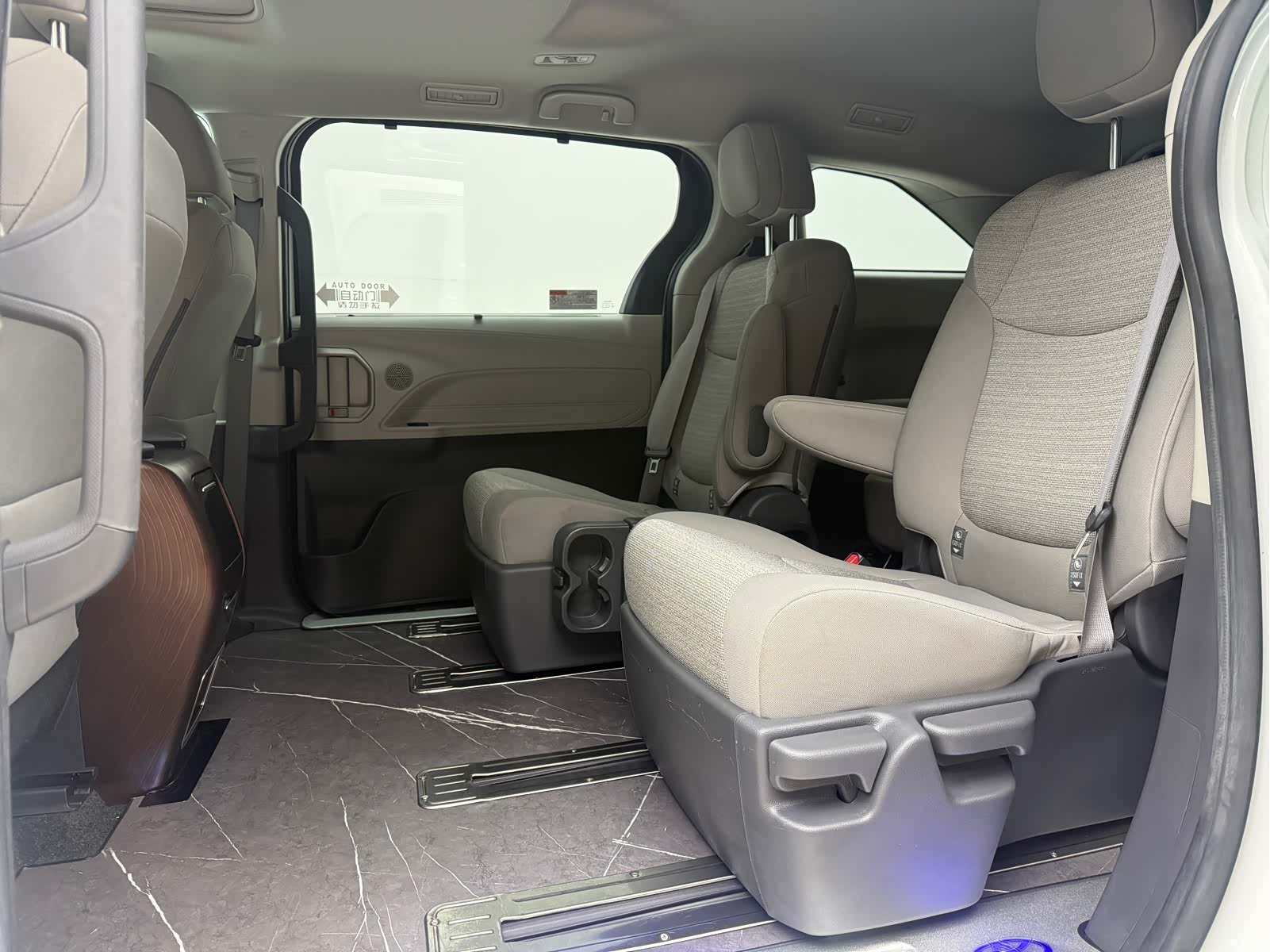 Toyota Sienna, 2023 17