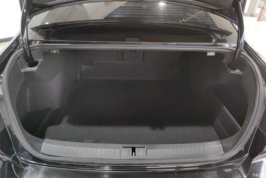Volkswagen Magotan, 2021 4