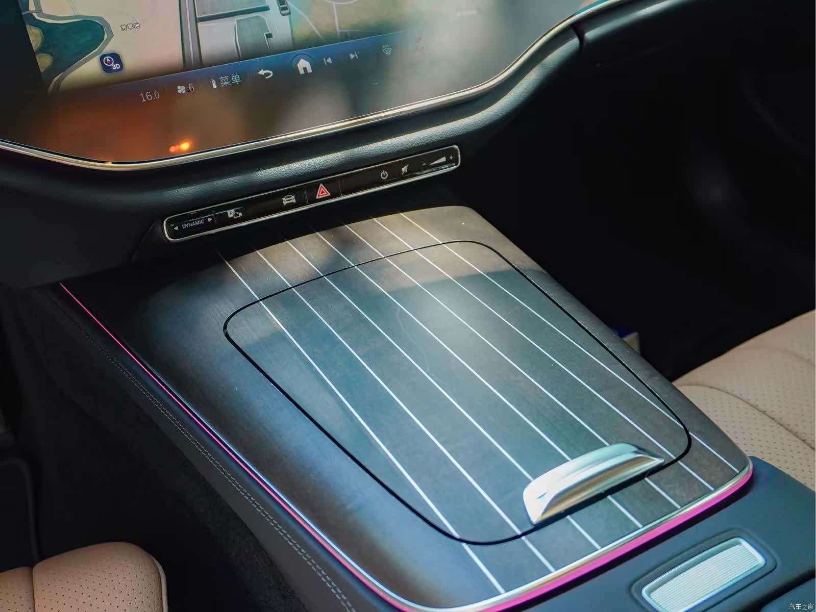 Mercedes-Benz E-Class, 2024 18