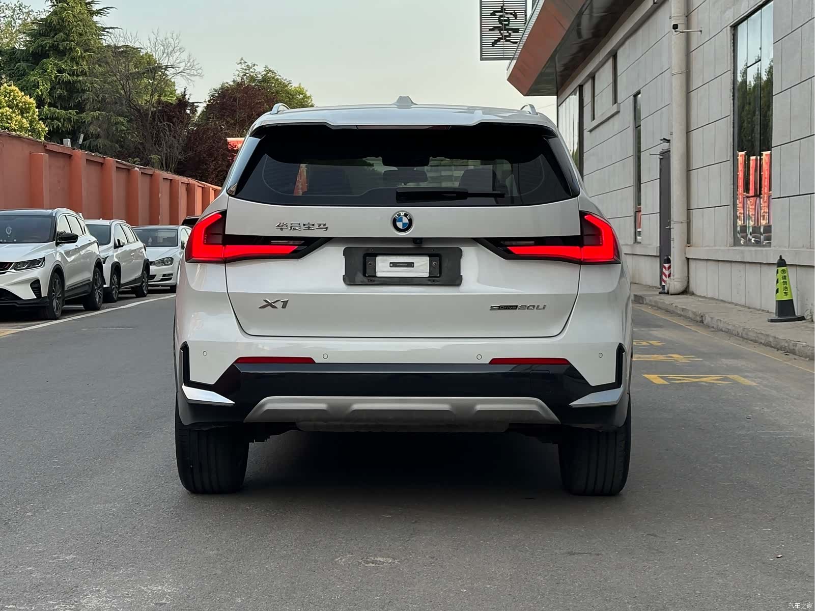 BMW X1, 2023 все фото