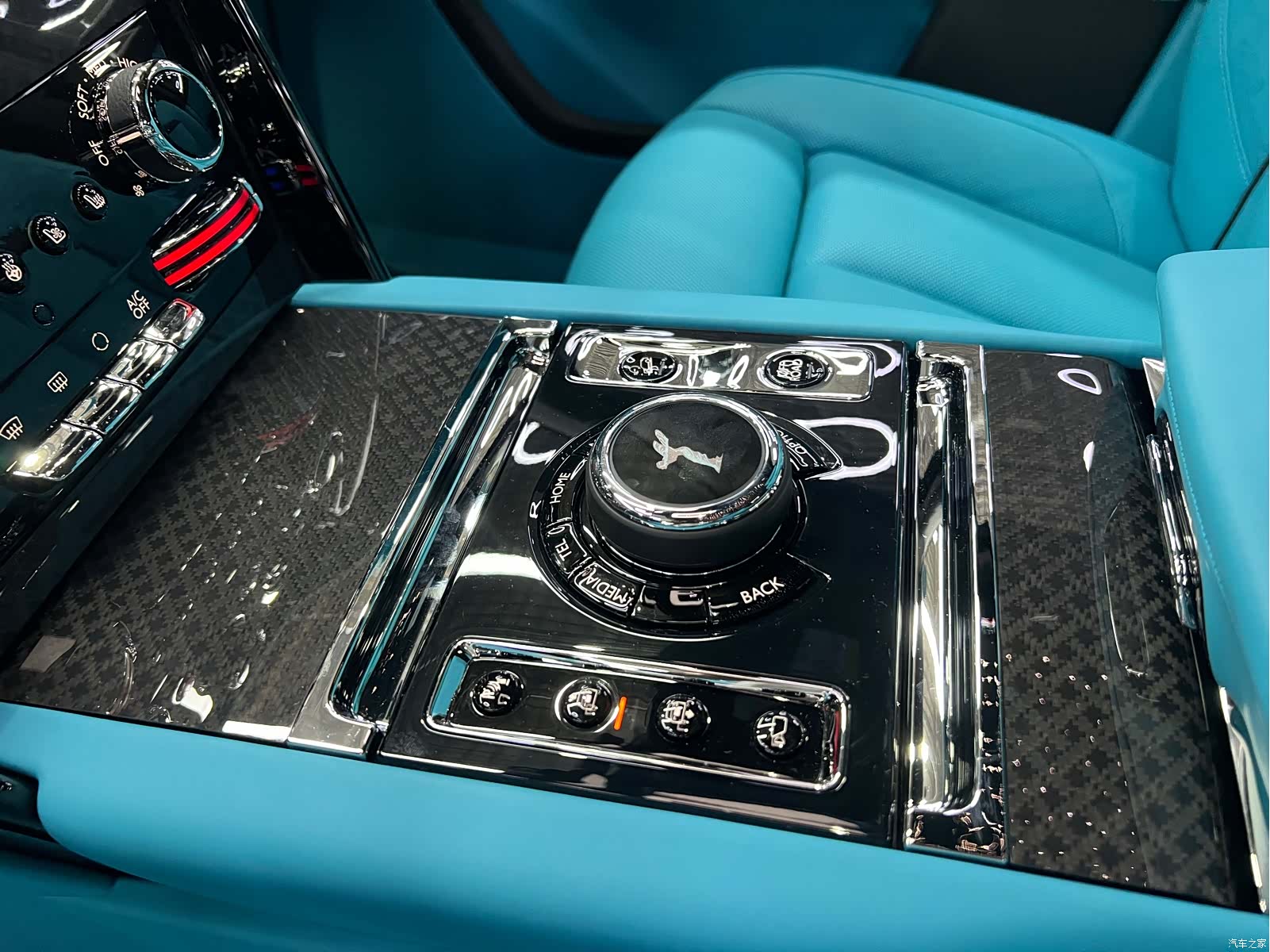 Rolls-Royce Cullinan, 2026 21