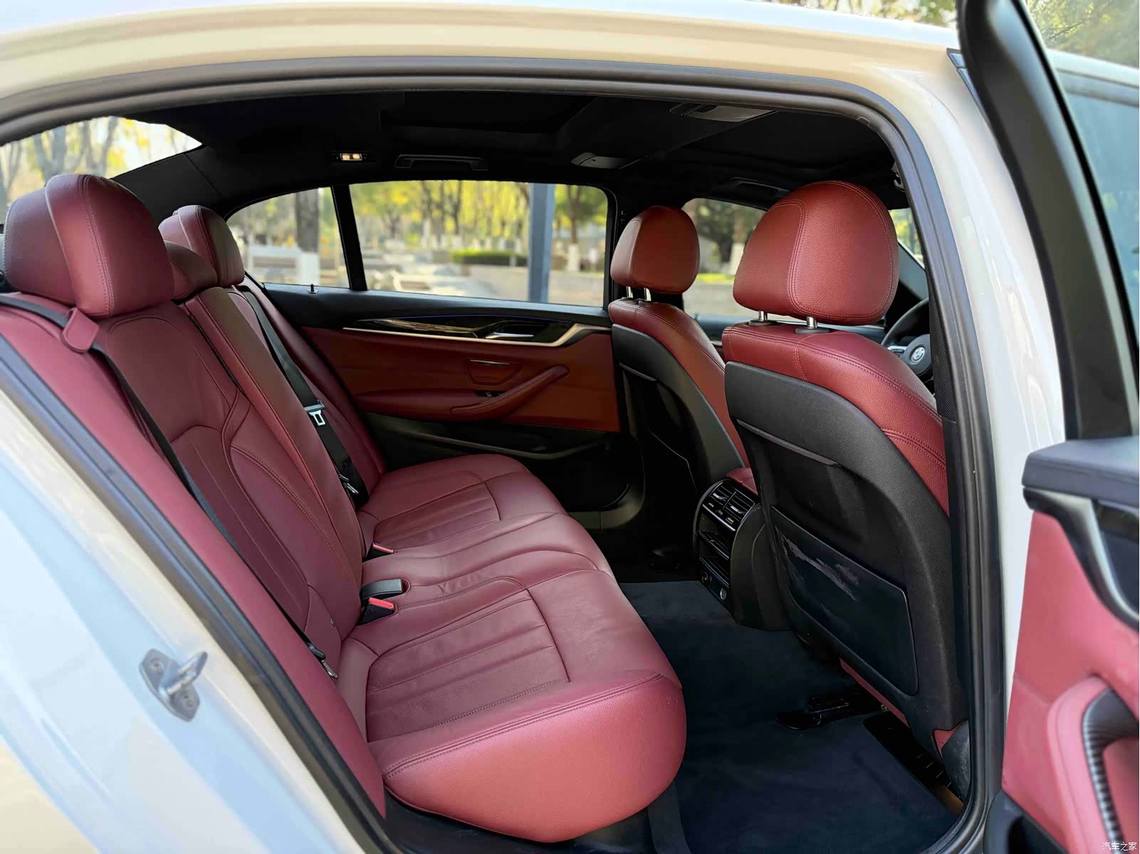BMW 5 Series, 2019 11
