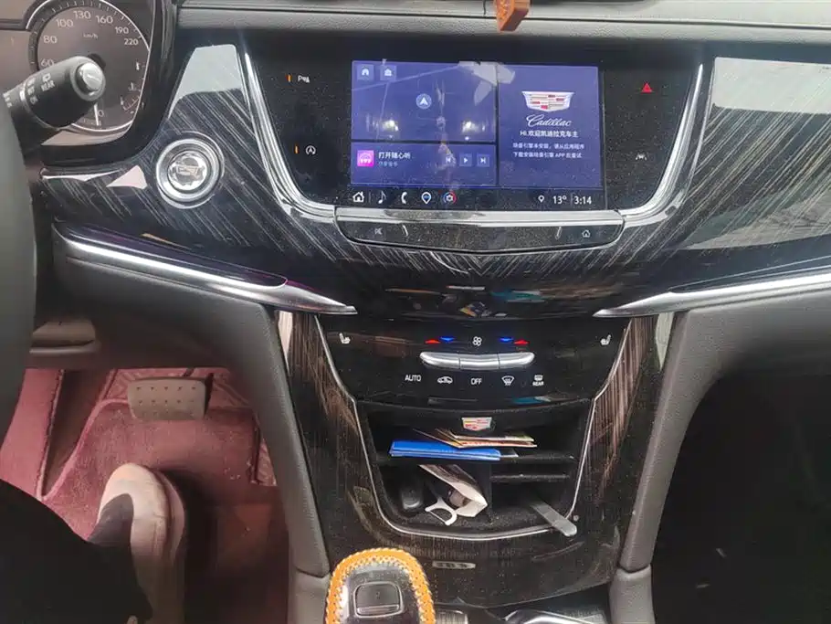 Cadillac XT6
