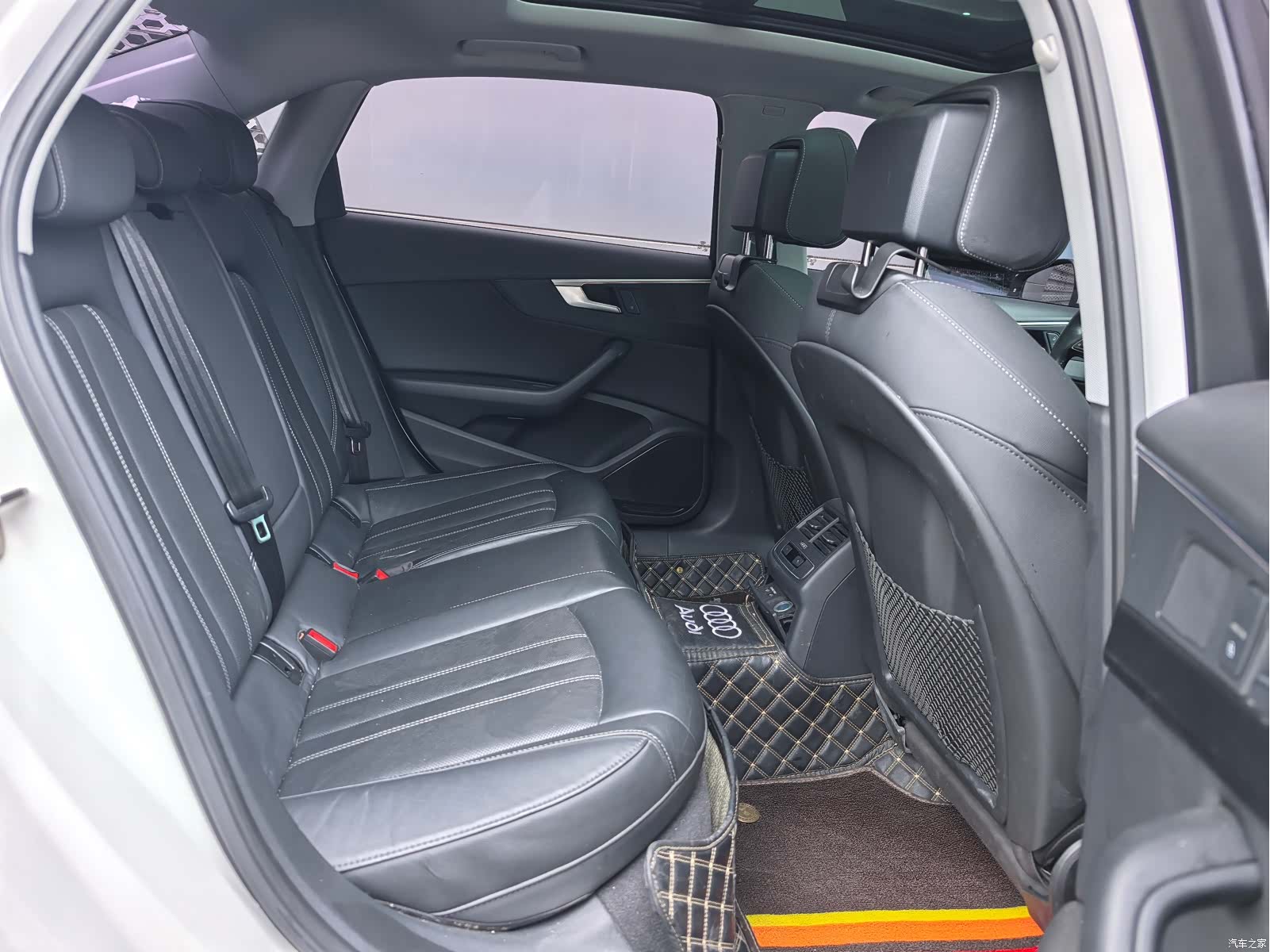 Audi A4L, 2020 все фото
