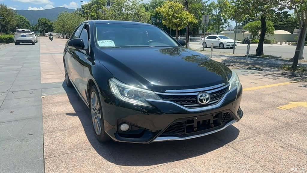 Toyota 2.5V, 2013 3