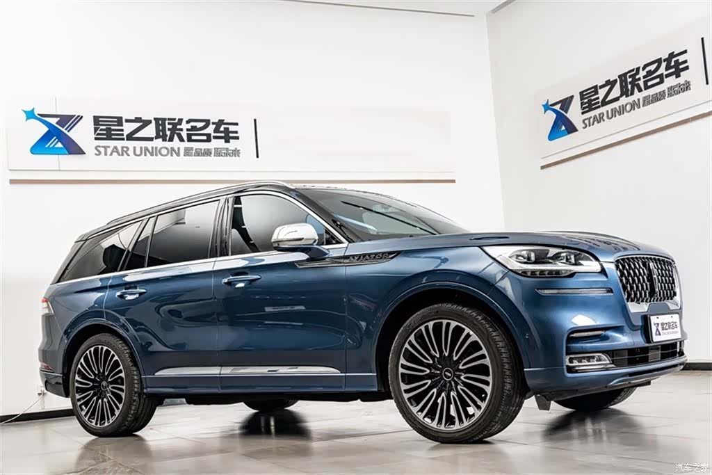 Lincoln Aviator, 2023 6