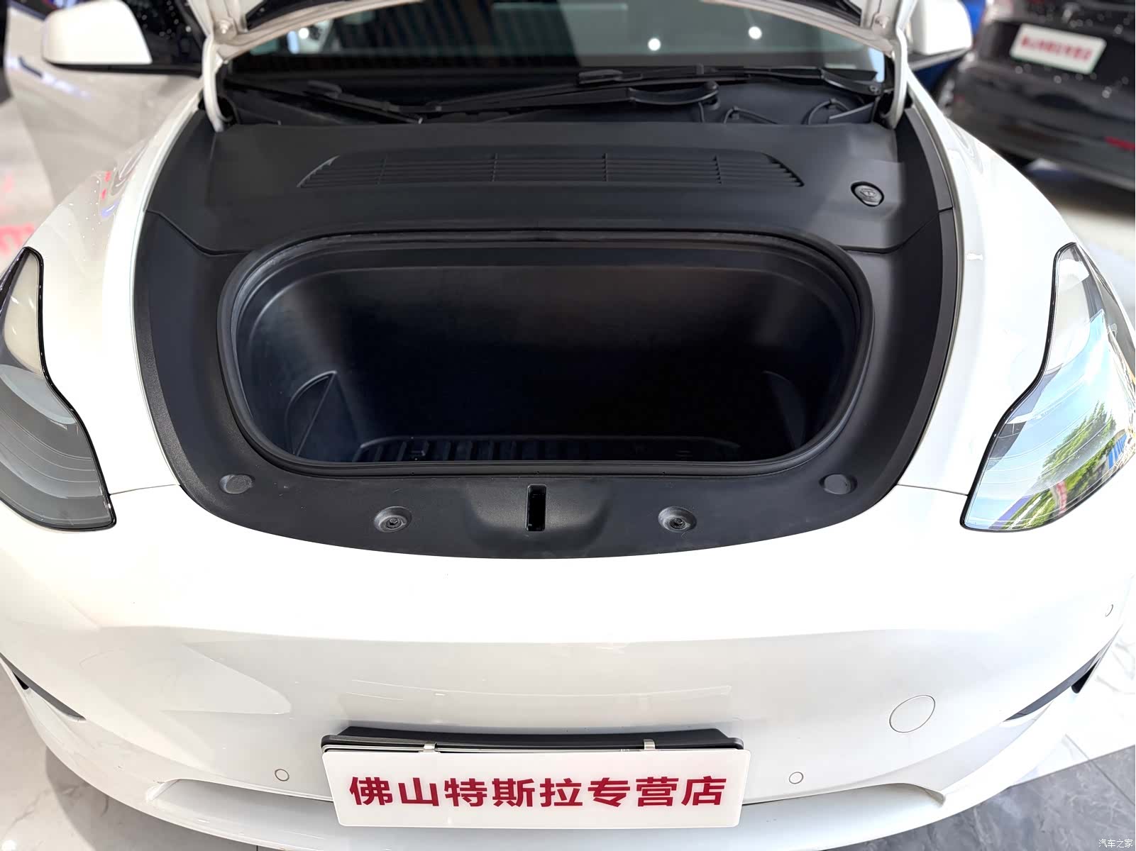 Tesla Model Y, 2022 13