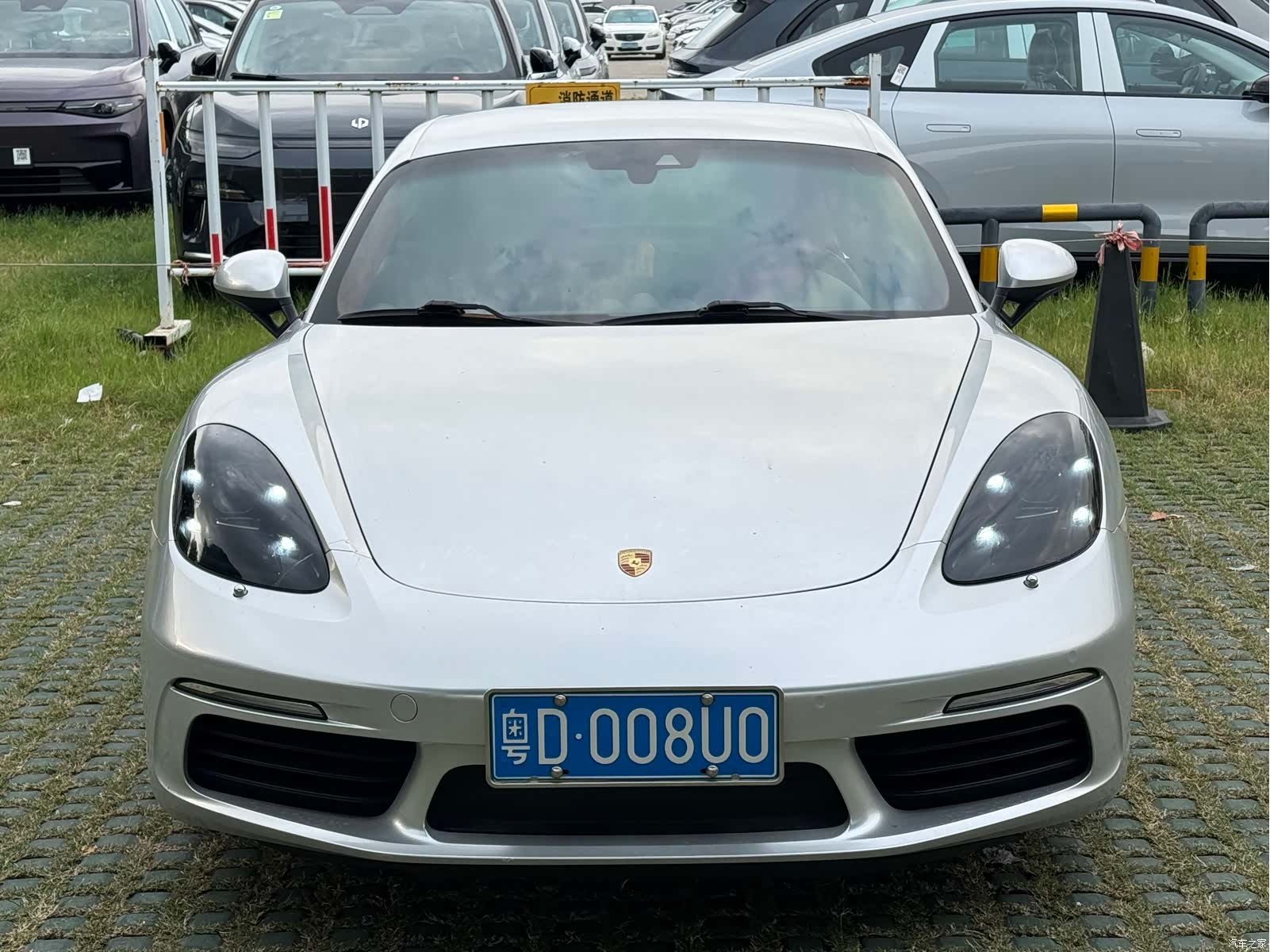 Porsche Cayman, 2017 1
