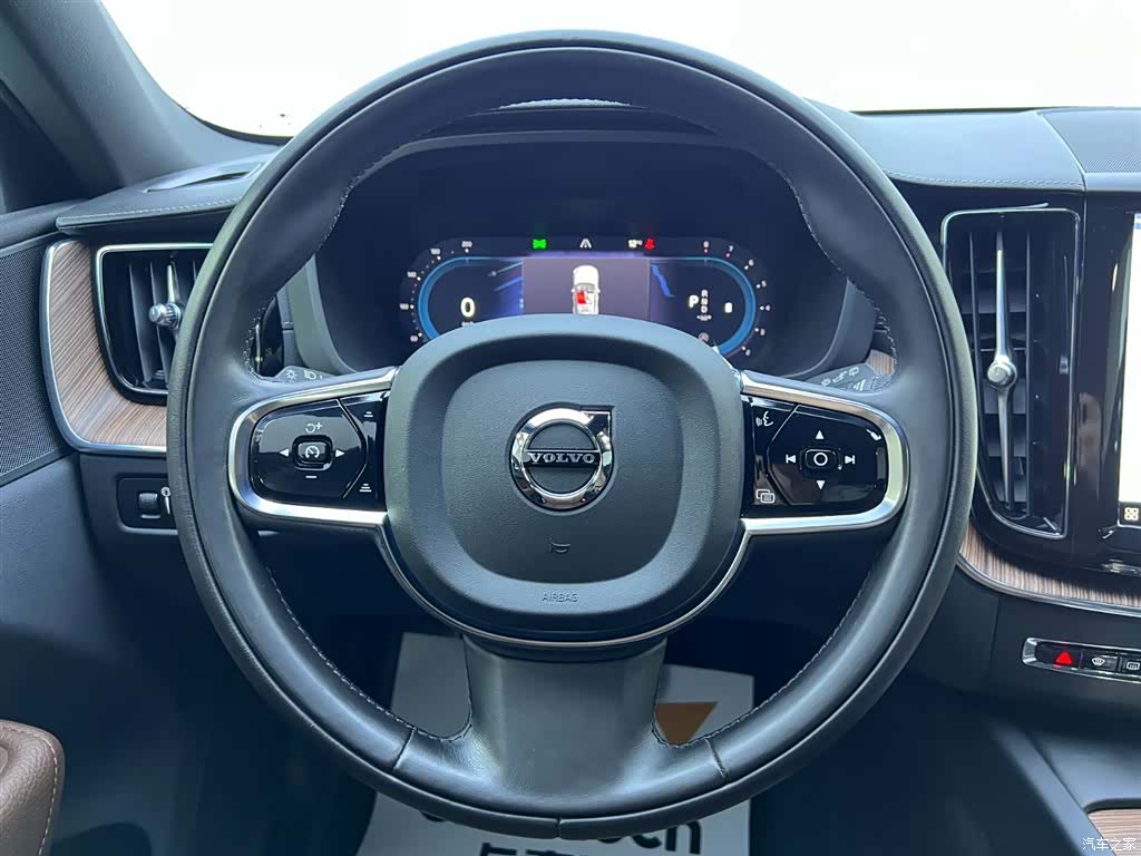 Volvo XC60, 2022 13
