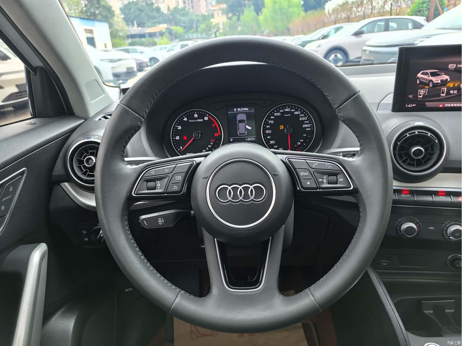 Audi Q2L, 2021 11