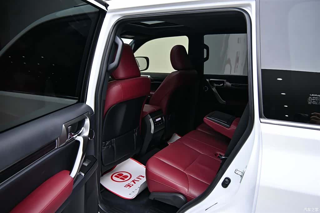Lexus GX, 2023 13