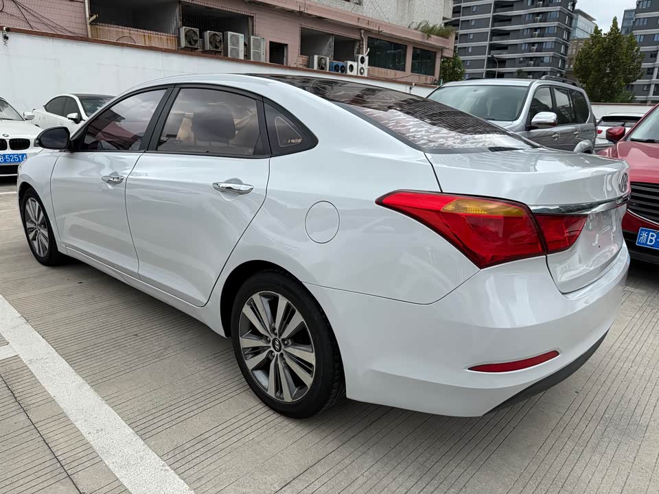 Hyundai Name picture