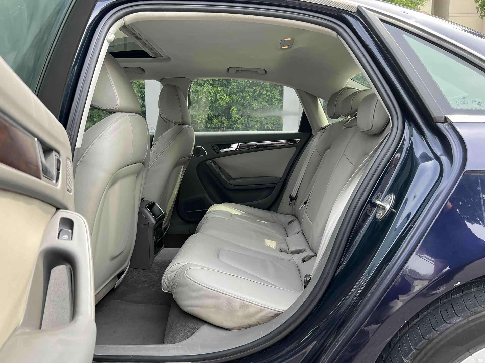 Audi A4L, 2010 все фото