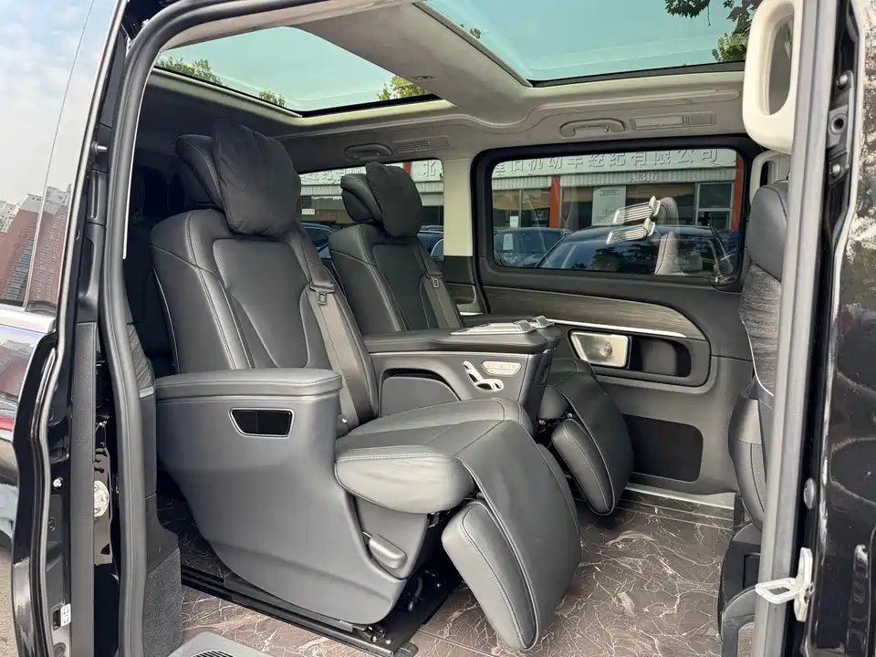 Mercedes-Benz V-class