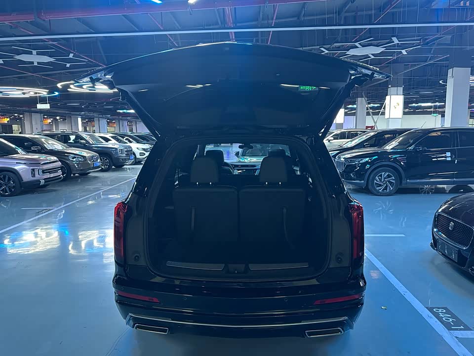 Cadillac XT6